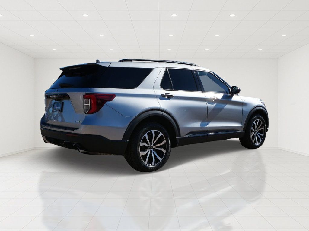 Used 2023 Ford Explorer ST-Line w/ Class IV Trailer Tow Package AWD/4WD image 6