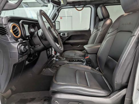 Used 2024 Jeep Wrangler Sahara w/ Technology Group AWD/4WD image 4