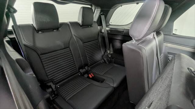 Used 2023 Land Rover Discovery S R-Dynamic AWD/4WD image 26