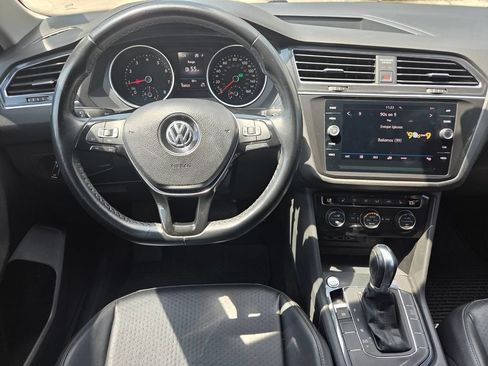 Used 2019 Volkswagen Tiguan SE w/ Panoramic Sunroof Package FWD image 21