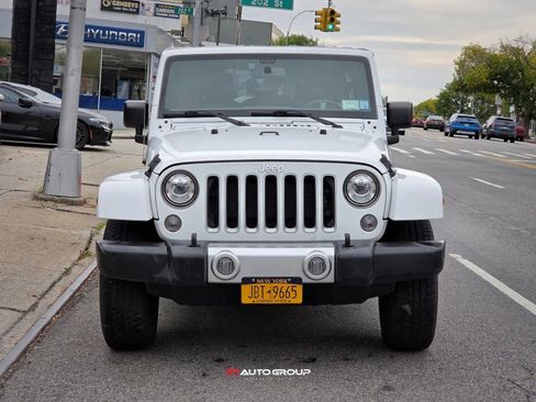 Used 2018 Jeep Wrangler Unlimited Sahara w/ Connectivity Group image 3