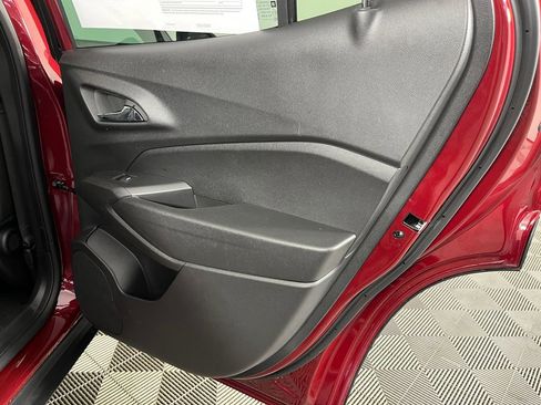 Used 2025 Chevrolet Trax RS w/ Driver Confidence Package FWD image 14