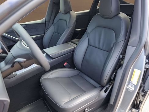 Used 2026 Tesla Model Y AWD image 7