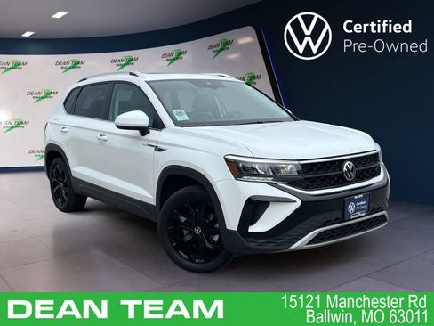 Certified 2023 Volkswagen Taos SE w/ Panoramic Sunroof Package image 1