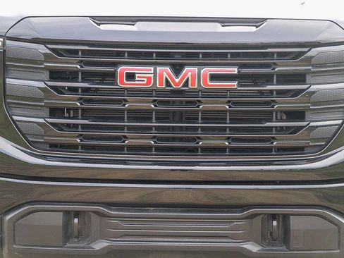 Used 2025 GMC Sierra 1500 Elevation w/ Preferred Package image 7