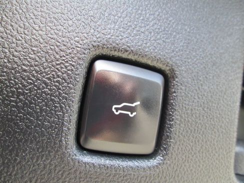 Used 2020 Ford Escape Titanium AWD/4WD image 13