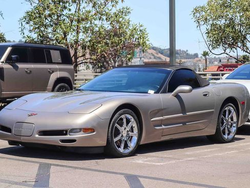 Used 2002 Chevrolet Corvette Convertible w/ Preferred Equipment Group2 RWD image 1
