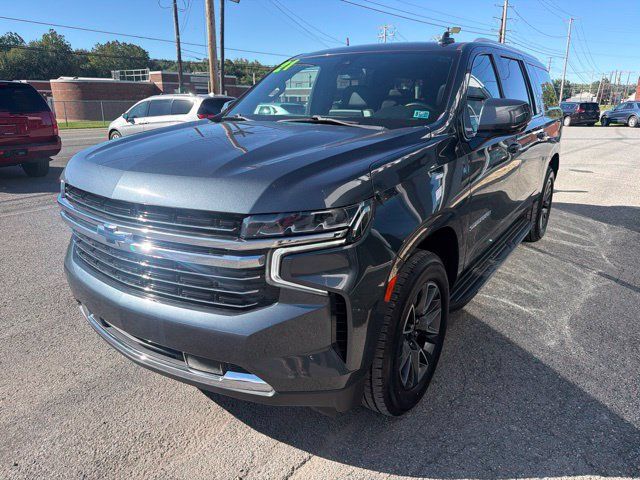 Used 2021 Chevrolet Suburban LT AWD/4WD image 3