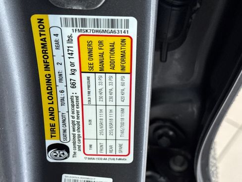 Used 2021 Ford Explorer XLT image 30