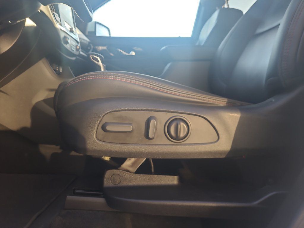 Used 2023 Chevrolet Traverse RS AWD/4WD image 26