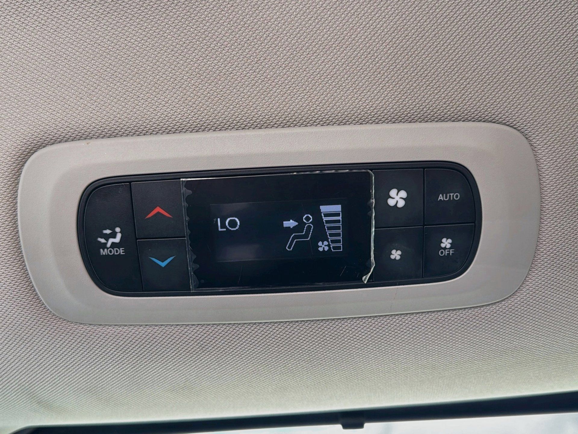 Used 2024 Chrysler Pacifica Touring-L FWD image 25