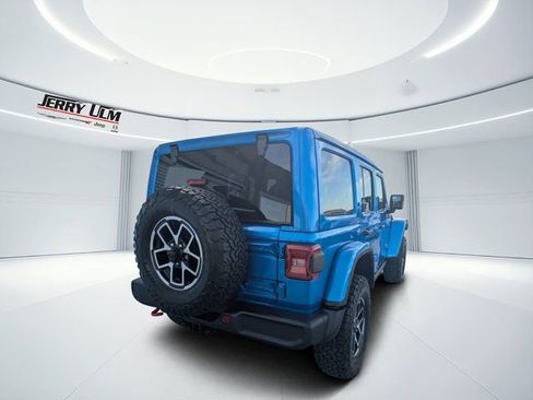 Used 2026 Jeep Wrangler Unlimited Rubicon AWD/4WD image 3
