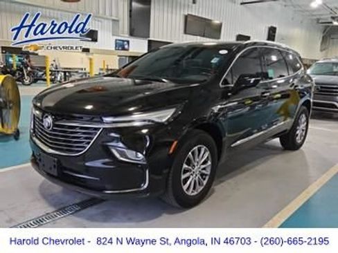 Used 2023 Buick Enclave Essence AWD/4WD image 1