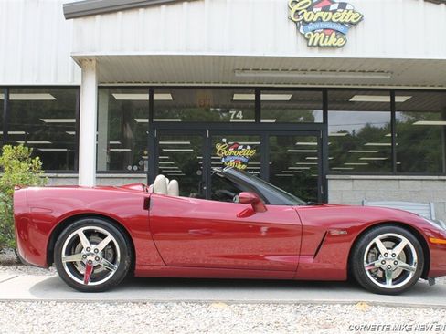 Used 2007 Chevrolet Corvette Convertible w/ Preferred Equipment Group RWD image 18