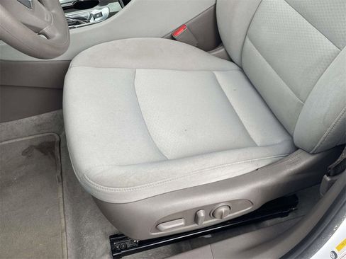 Used 2025 Chevrolet Malibu LT image 16