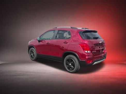 Used 2022 Chevrolet Trax LT w/ LT Convenience Package AWD/4WD image 6