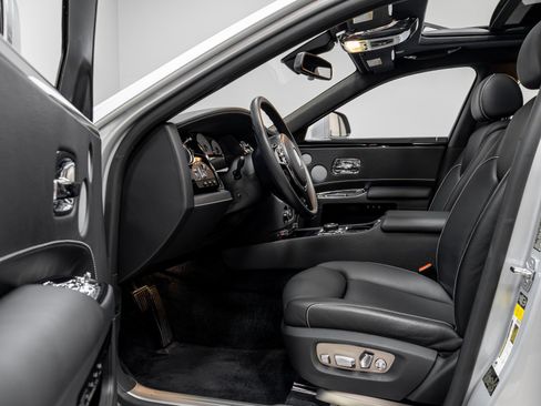 Used 2015 Rolls-Royce Ghost image 8