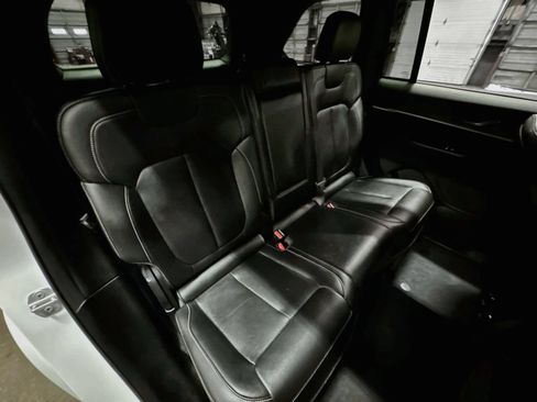 Used 2025 Jeep Grand Cherokee Limited AWD/4WD image 21