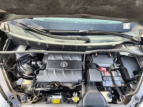 Used 2012 Toyota Sienna LE FWD image 17