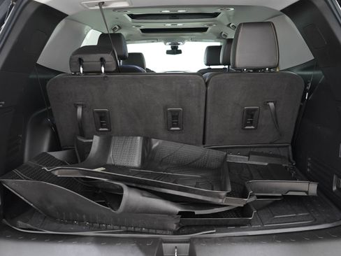 Used 2020 Chevrolet Traverse Premier w/ Redline Edition AWD/4WD image 14