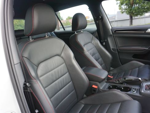 Used 2017 Volkswagen GTI SE FWD image 18