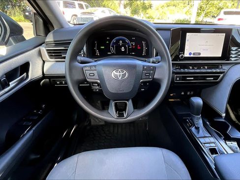 Certified 2025 Toyota Camry LE w/ Convenience Package image 5
