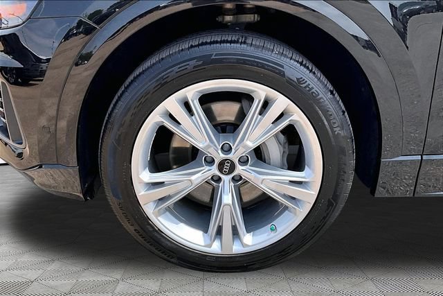 Used 2023 Audi Q8 Premium w/ Convenience Package AWD/4WD image 8
