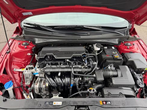 Used 2025 Hyundai Elantra SEL image 30