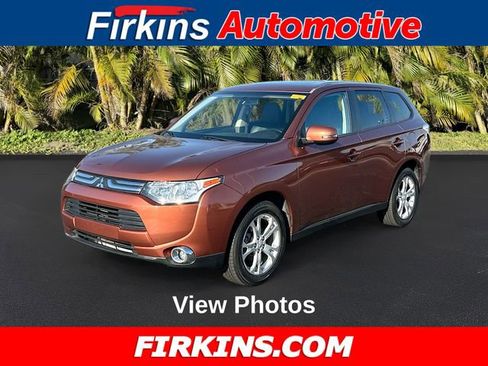 Used 2014 Mitsubishi Outlander SE image 1