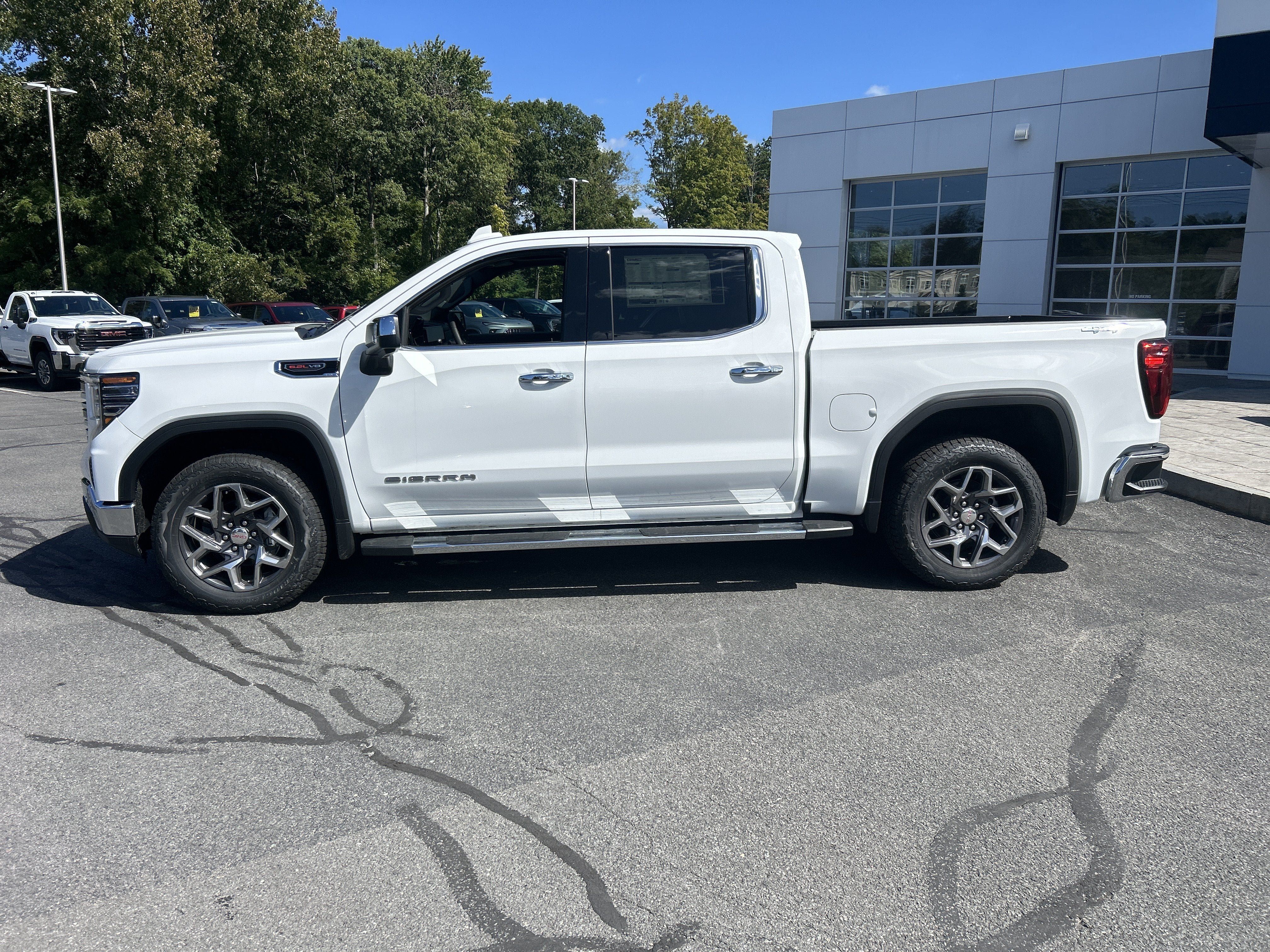 New 2026 GMC Sierra 1500 SLT w/ SLT Premium Plus Package AWD/4WD image 2