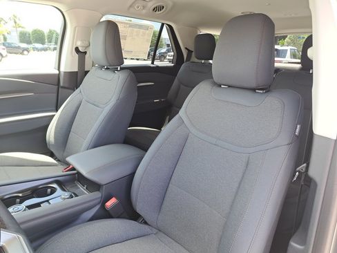 New 2025 Ford Explorer Active RWD image 21