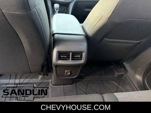 Used 2023 Chevrolet Equinox LT FWD image 29