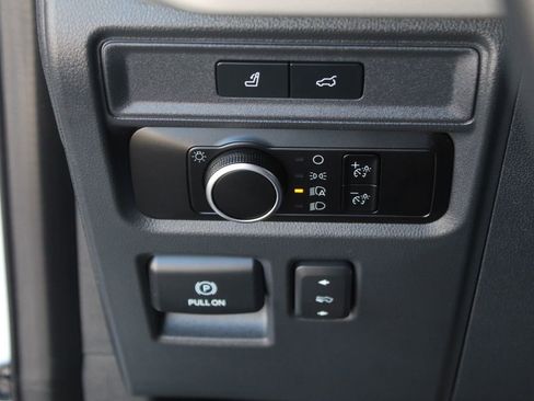 Used 2023 Ford Expedition XLT RWD image 38