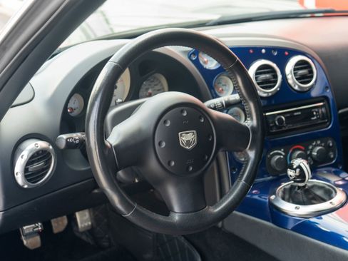 Used 2005 Dodge Viper SRT-10 RWD image 17