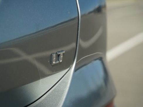 Used 2023 Chevrolet Equinox LT image 40