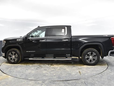 Used 2024 GMC Sierra 1500 SLT w/ X31 Off-Road Package AWD/4WD image 8