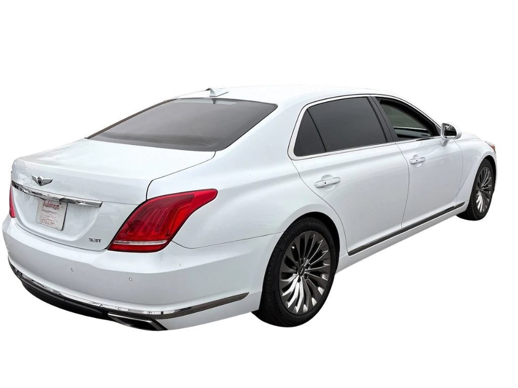 Used 2018 Genesis G90 3.3T Premium RWD image 4
