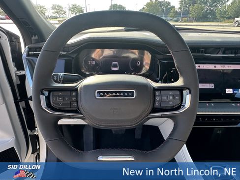 New 2025 Jeep Wagoneer Limited image 8