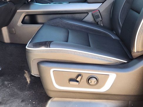 New 2026 RAM 1500 Laramie w/ Night Edition image 18