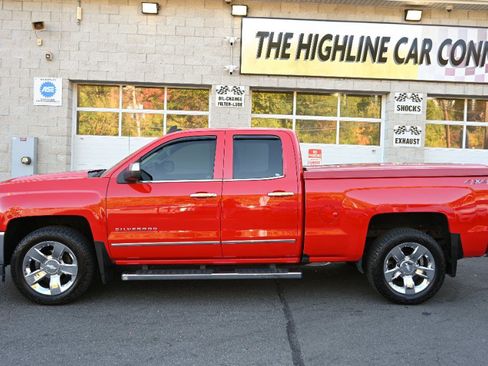 Used 2018 Chevrolet Silverado 1500 LTZ w/ Sport Package image 4