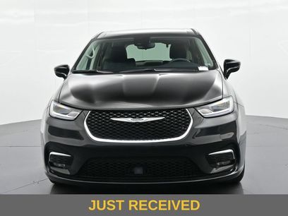 Used 2024 Chrysler Pacifica Touring-L