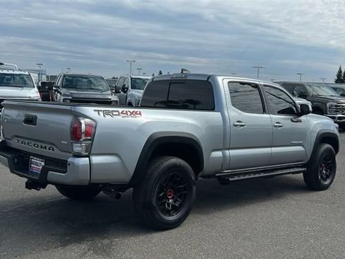 Used 2023 Toyota Tacoma TRD Off-Road w/ TRD Premium Off Road Package AWD/4WD image 3