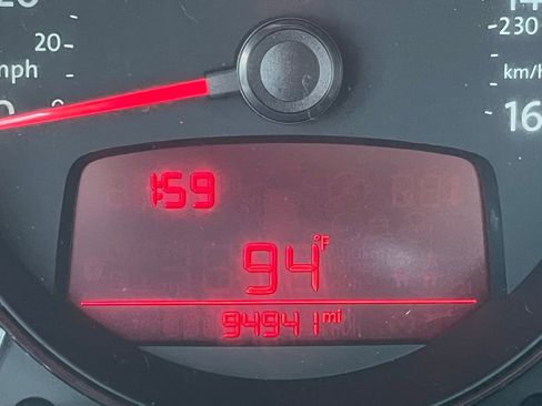 Used 2013 Volkswagen Beetle 2.5 image 29