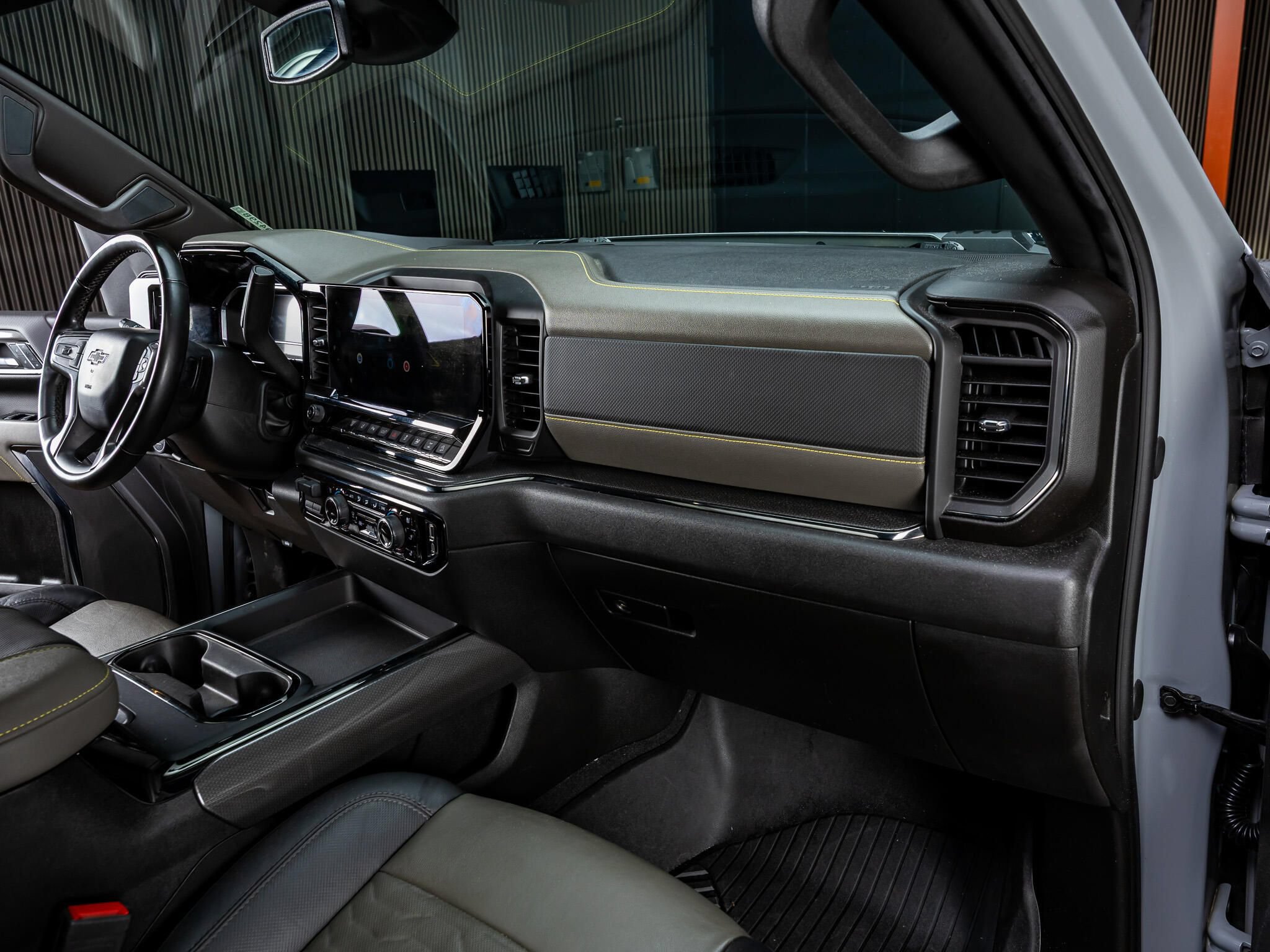 Used 2024 Chevrolet Silverado 2500 ZR2 w/ ZR2 Bison Edition AWD/4WD image 17