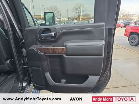 Used 2022 GMC Sierra 2500 Denali w/ Denali Black Diamond Edition image 37