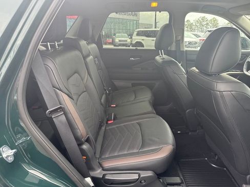Used 2025 Nissan Pathfinder Platinum w/ Cargo Package image 41