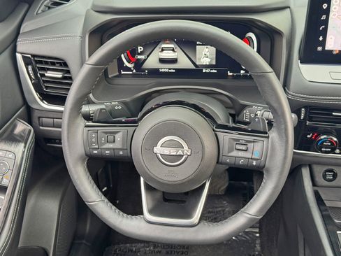 Used 2024 Nissan Rogue SL w/ SL Premium Package AWD/4WD image 20