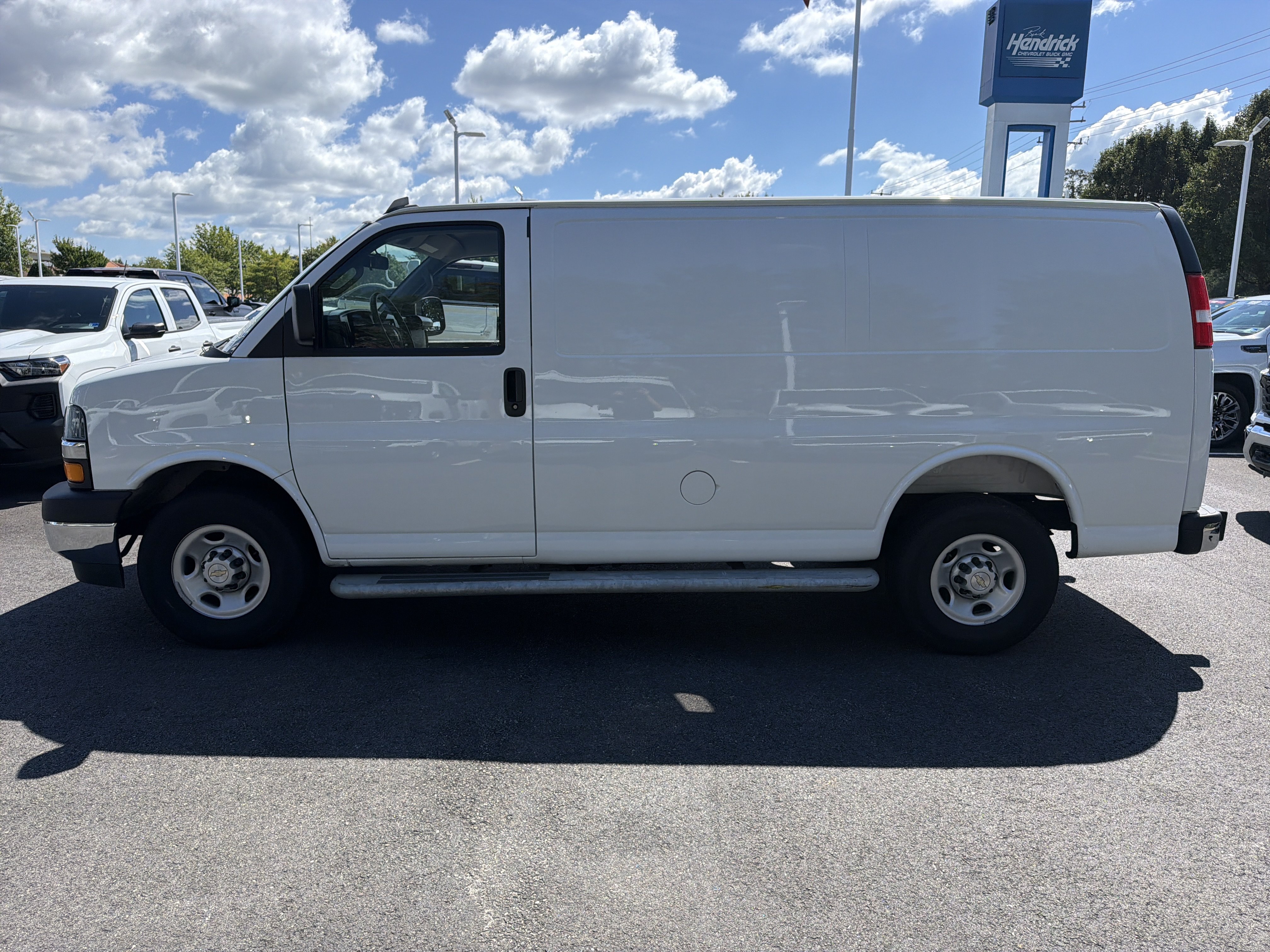 Used 2025 Chevrolet Express 2500 w/ Driver Convenience Package RWD image 7