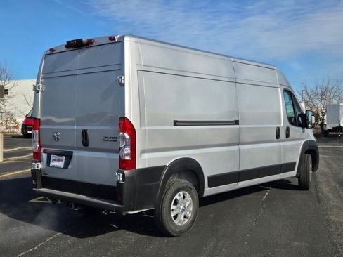 New 2025 RAM ProMaster 2500 w/ Quick Order Package 22G SLT image 7