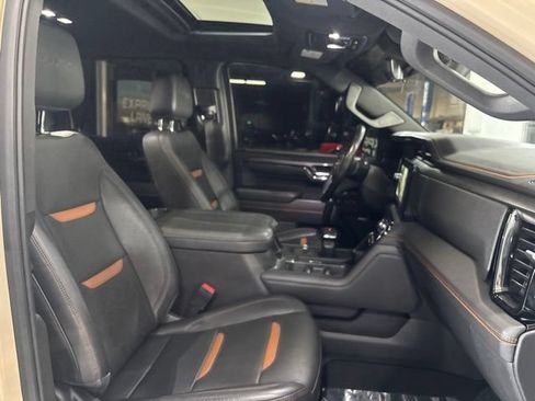 Used 2023 GMC Sierra 1500 AT4 w/ AT4 Premium Package AWD/4WD image 36